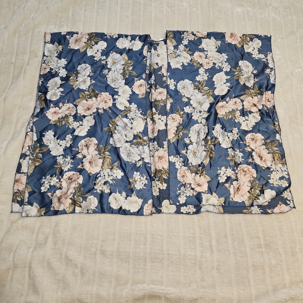 Ardene Silky Blue Floral Kimono Top Coverup - Picture 2 of 8
